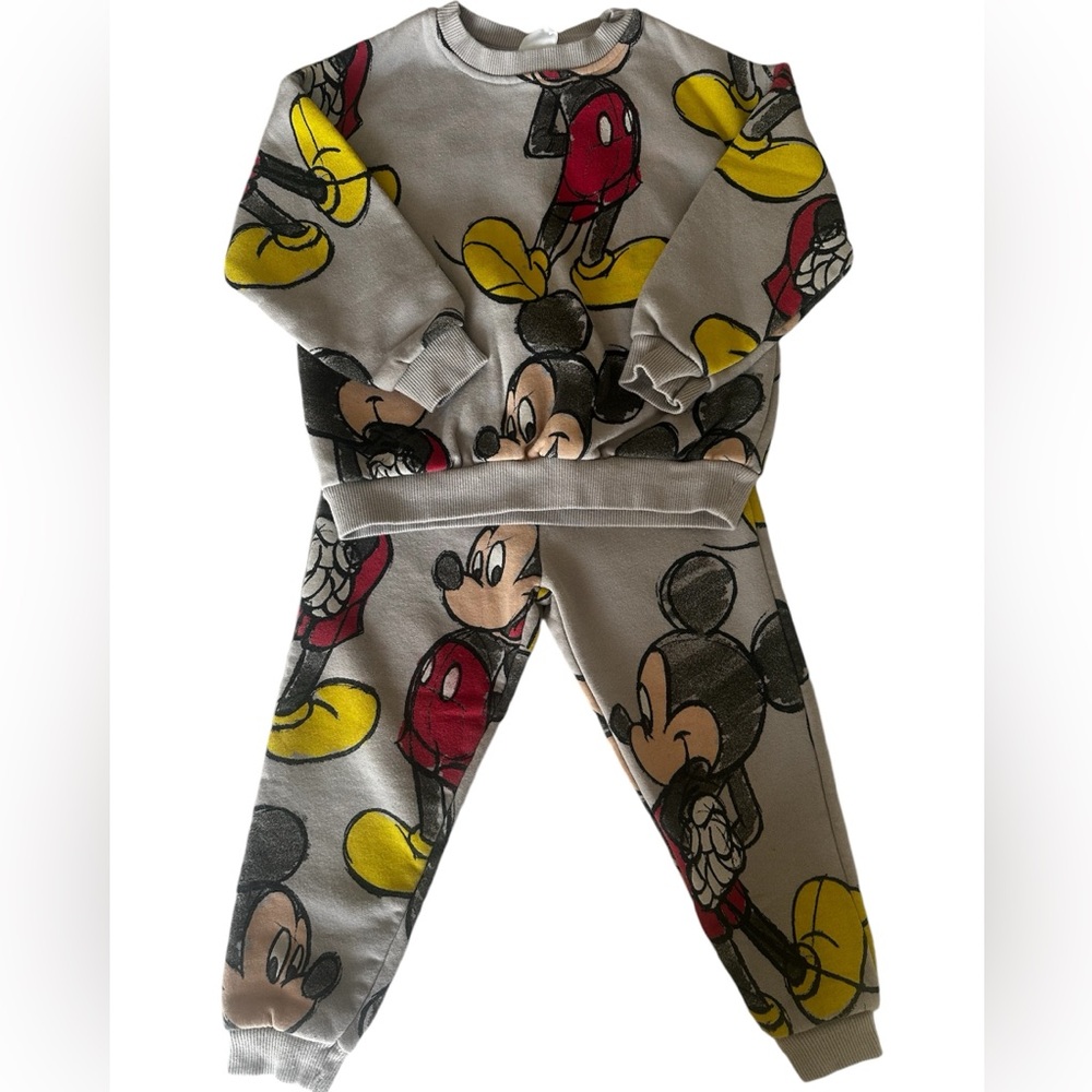 ZARA MICKEY MOUSE SET
Size 3-4 yrs 
Gently used